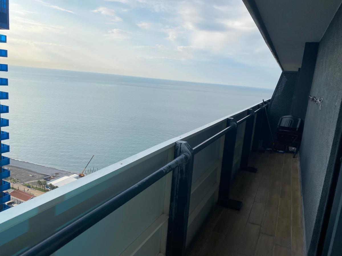 Orbi City Twins Tower Batumi Bagian luar foto