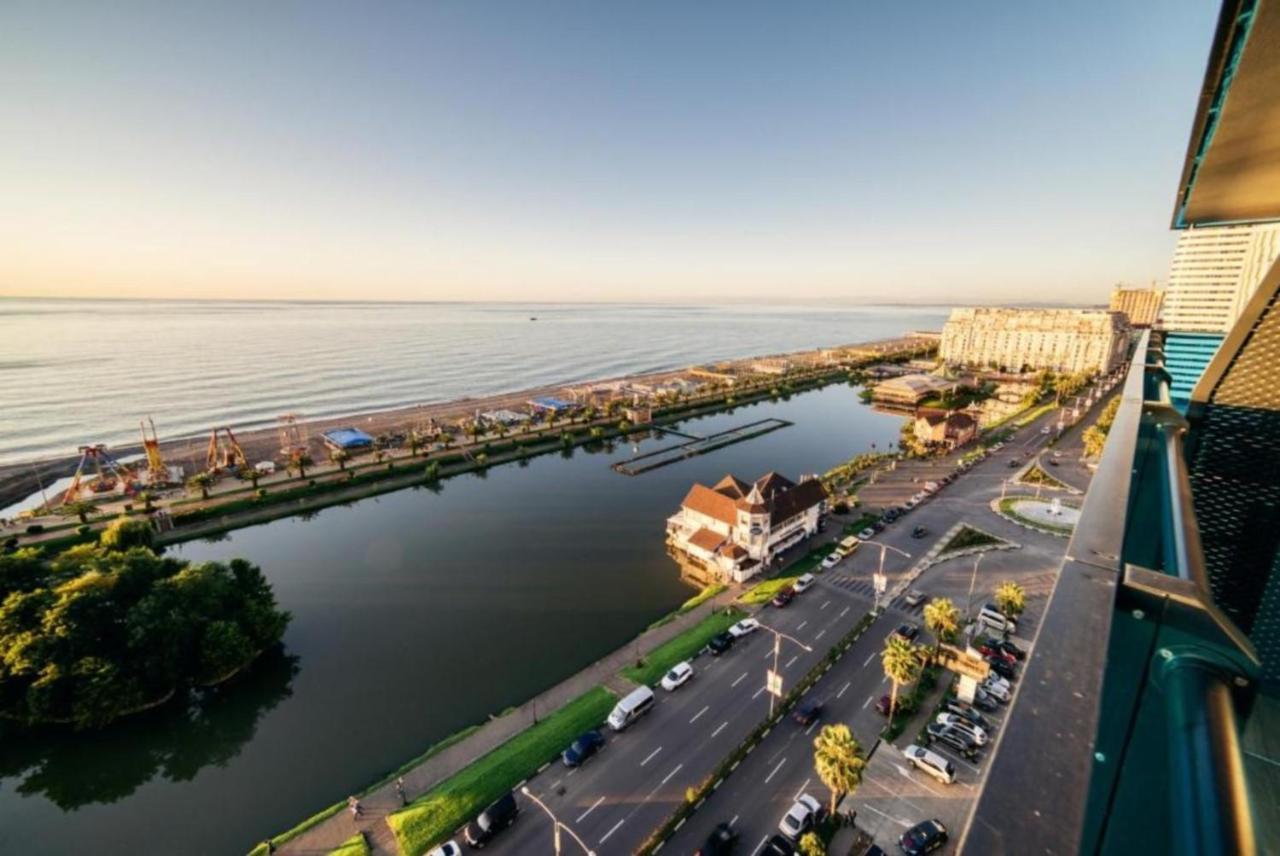 Orbi City Twins Tower Batumi Bagian luar foto