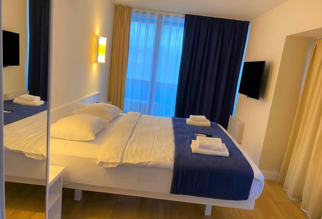 Orbi City Twins Tower Batumi Bagian luar foto