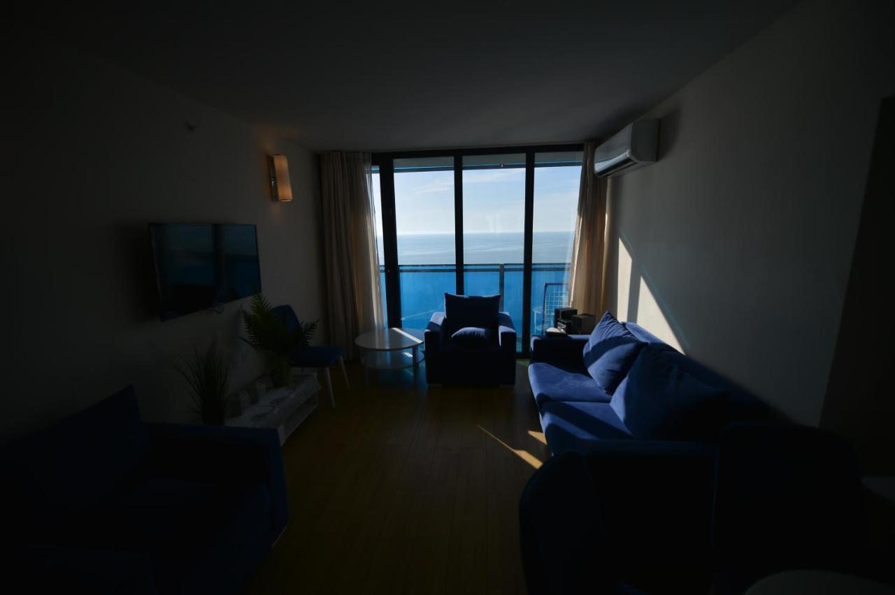 Orbi City Twins Tower Batumi Bagian luar foto