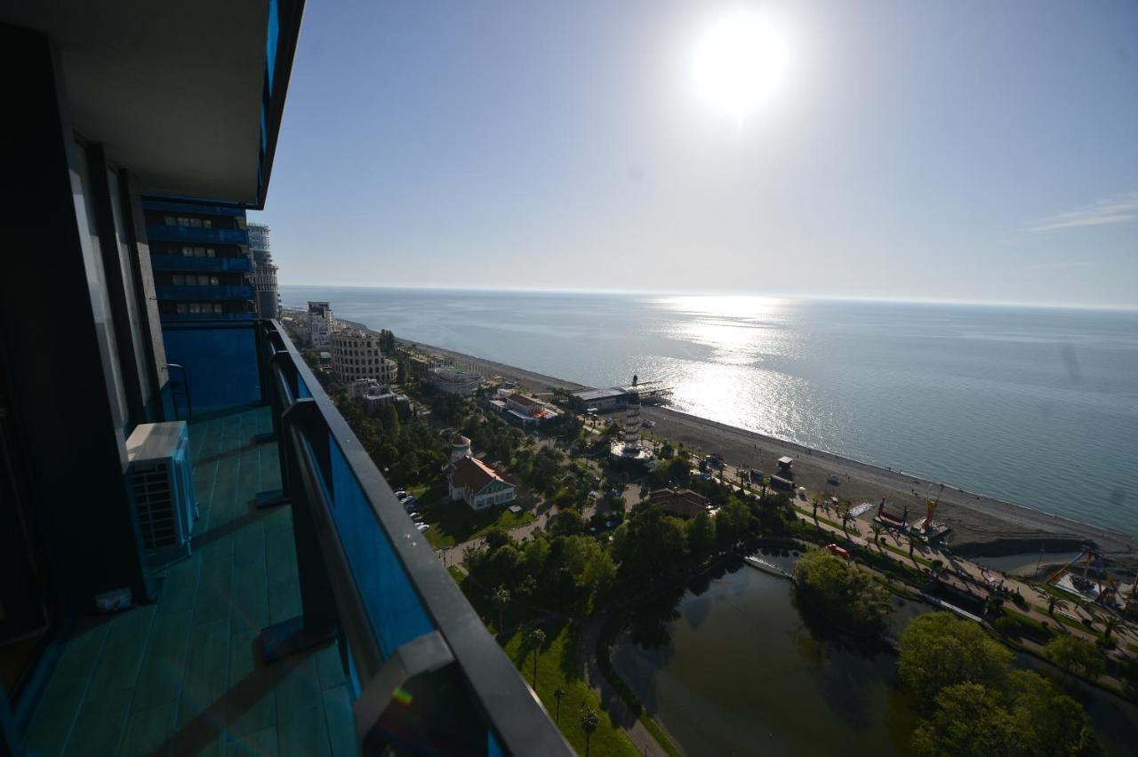 Orbi City Twins Tower Batumi Bagian luar foto