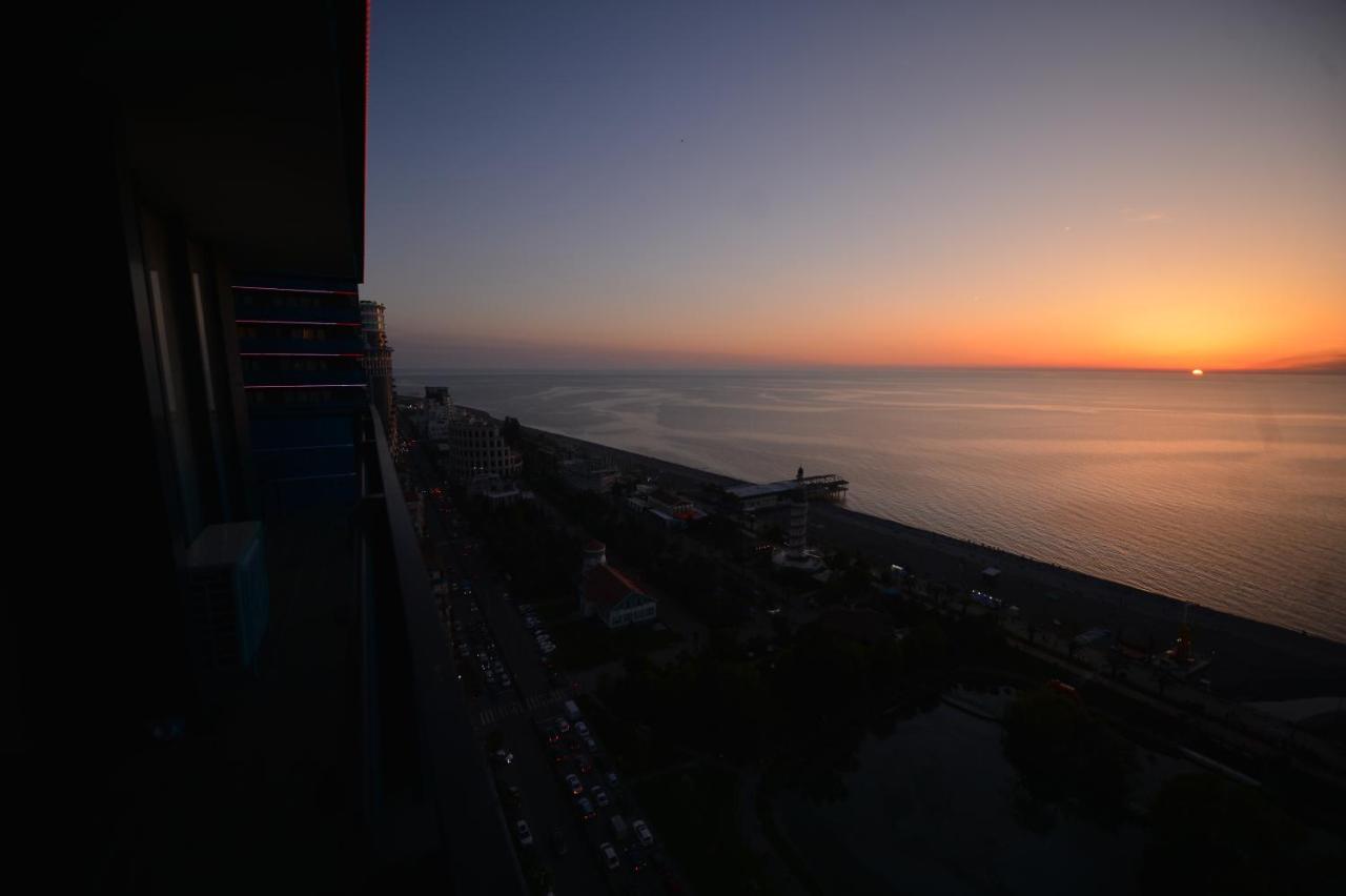 Orbi City Twins Tower Batumi Bagian luar foto