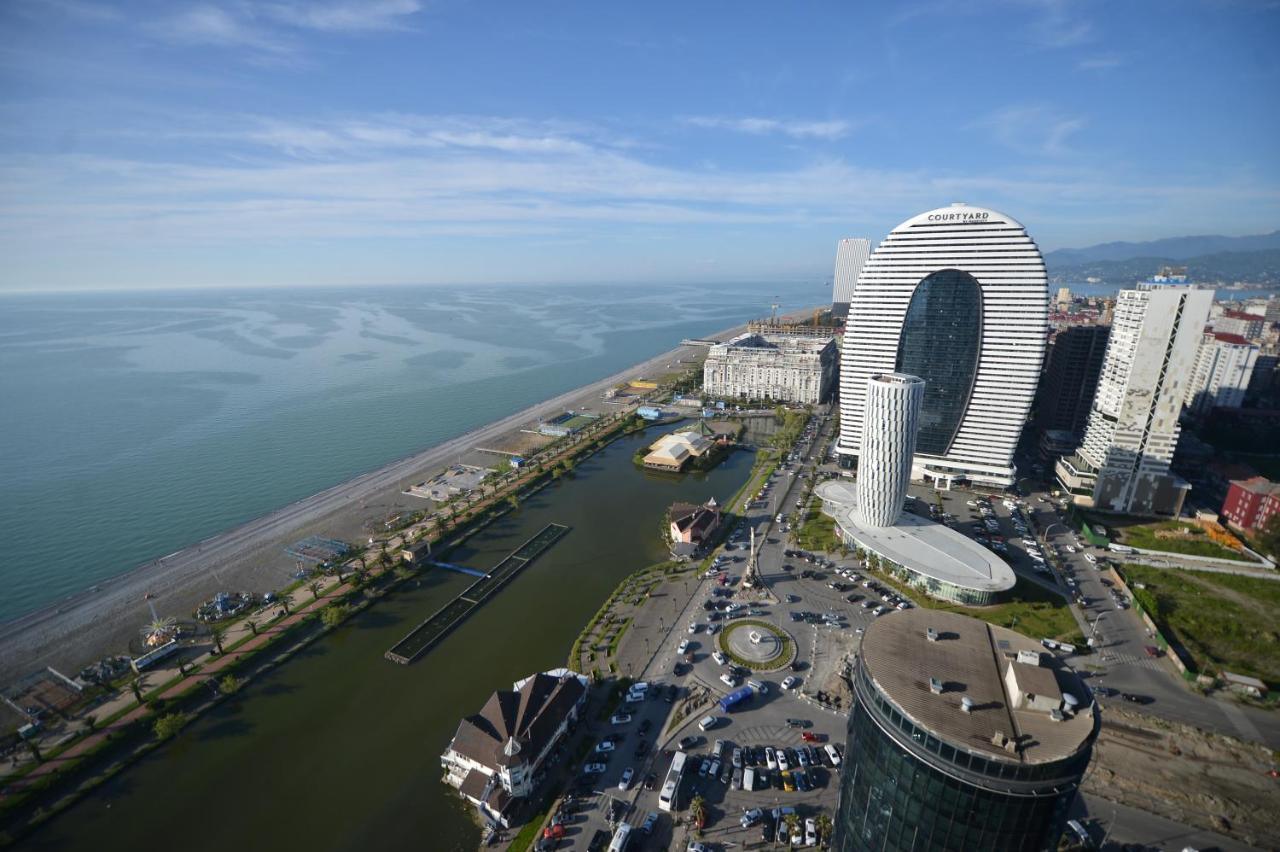 Orbi City Twins Tower Batumi Bagian luar foto
