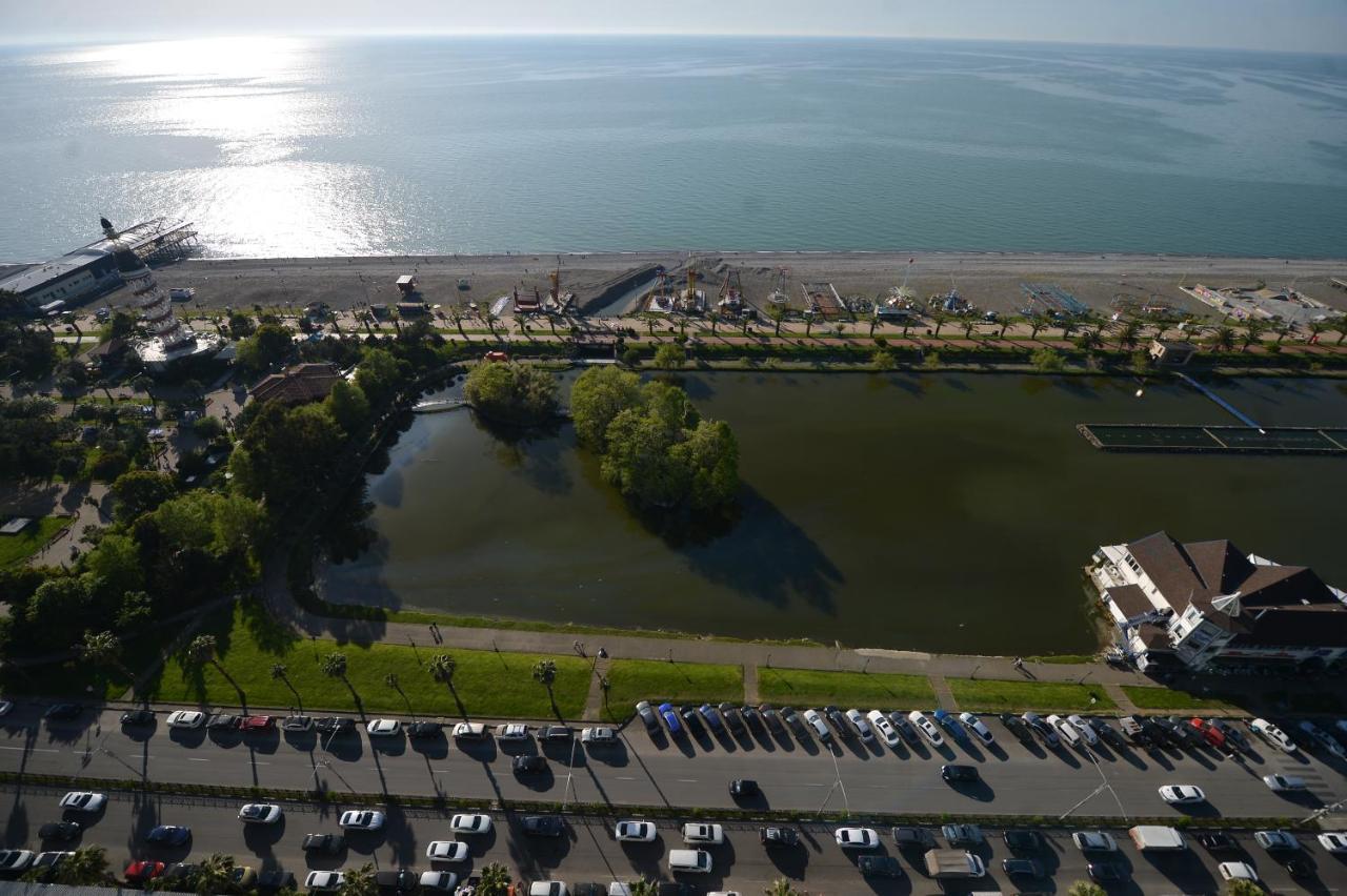 Orbi City Twins Tower Batumi Bagian luar foto